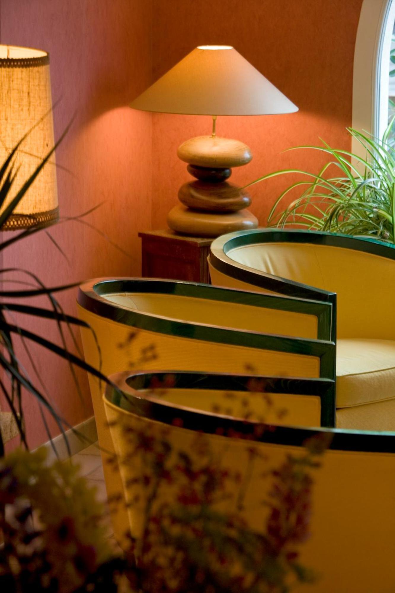 Logis Hotel Spa Restaurant Le Provence Lanarce Exterior photo