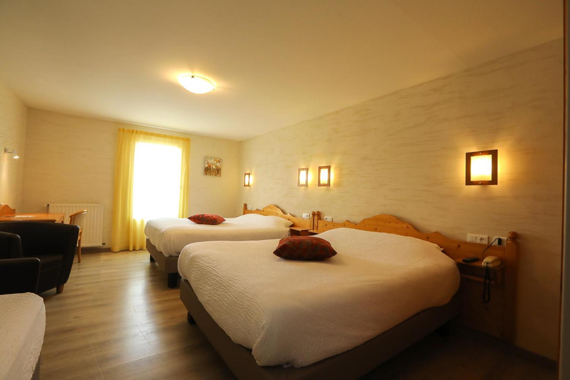 Logis Hotel Spa Restaurant Le Provence Lanarce Exterior photo