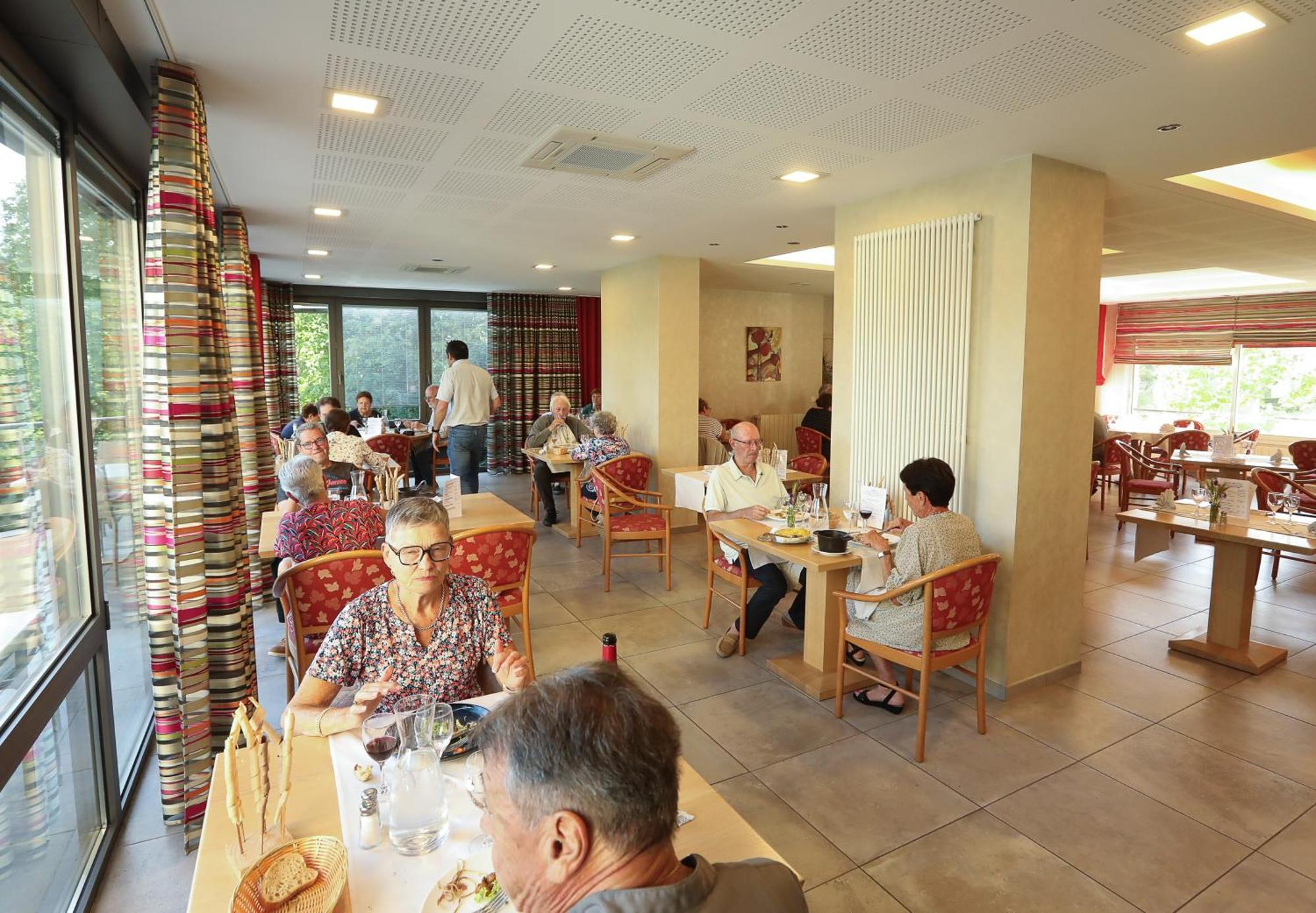 Logis Hotel Spa Restaurant Le Provence Lanarce Exterior photo