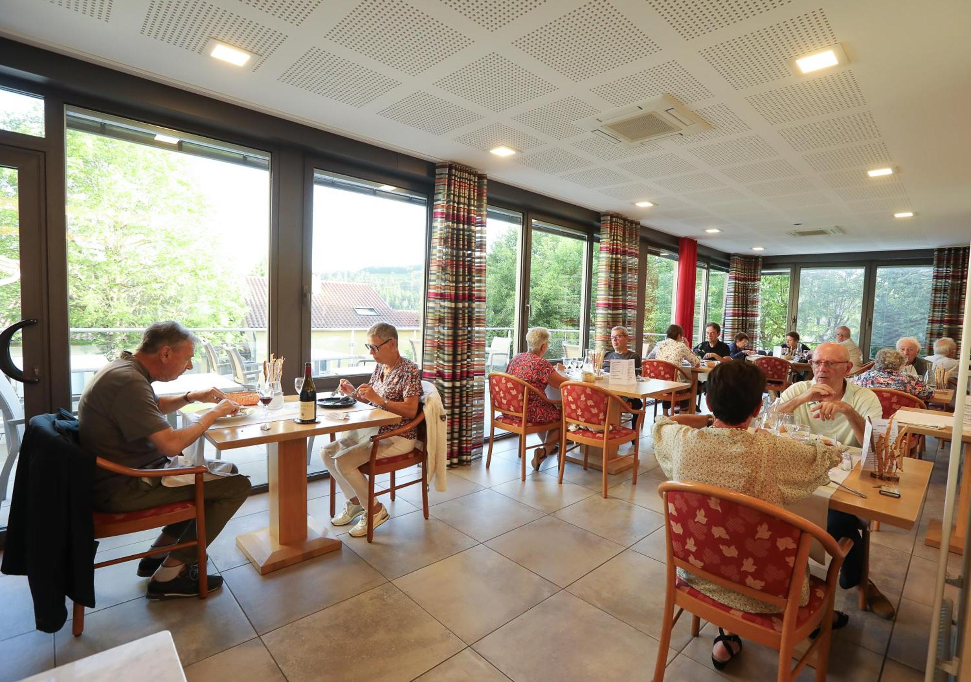 Logis Hotel Spa Restaurant Le Provence Lanarce Exterior photo