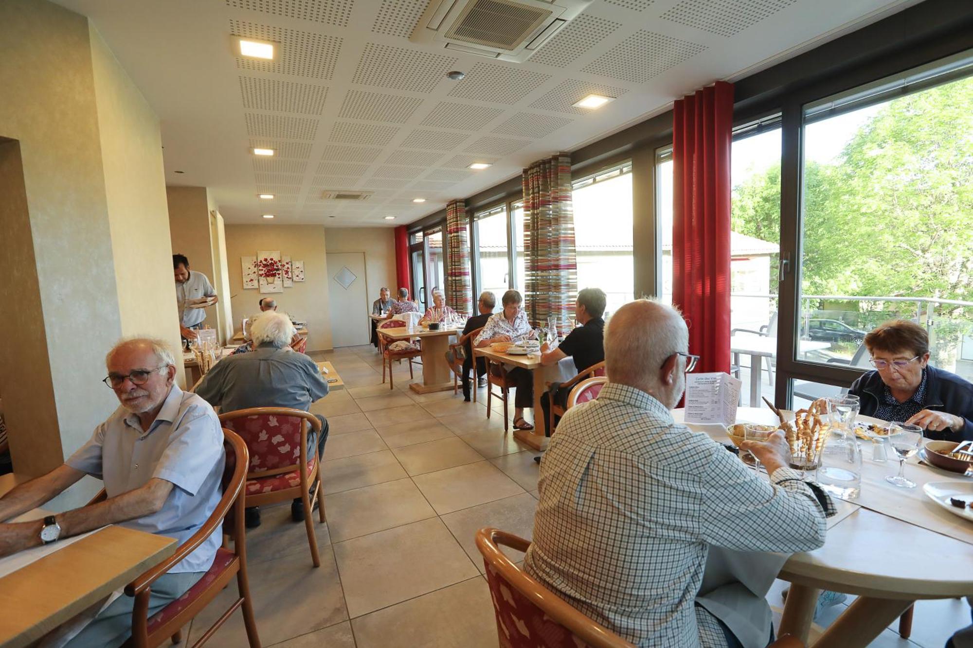 Logis Hotel Spa Restaurant Le Provence Lanarce Exterior photo